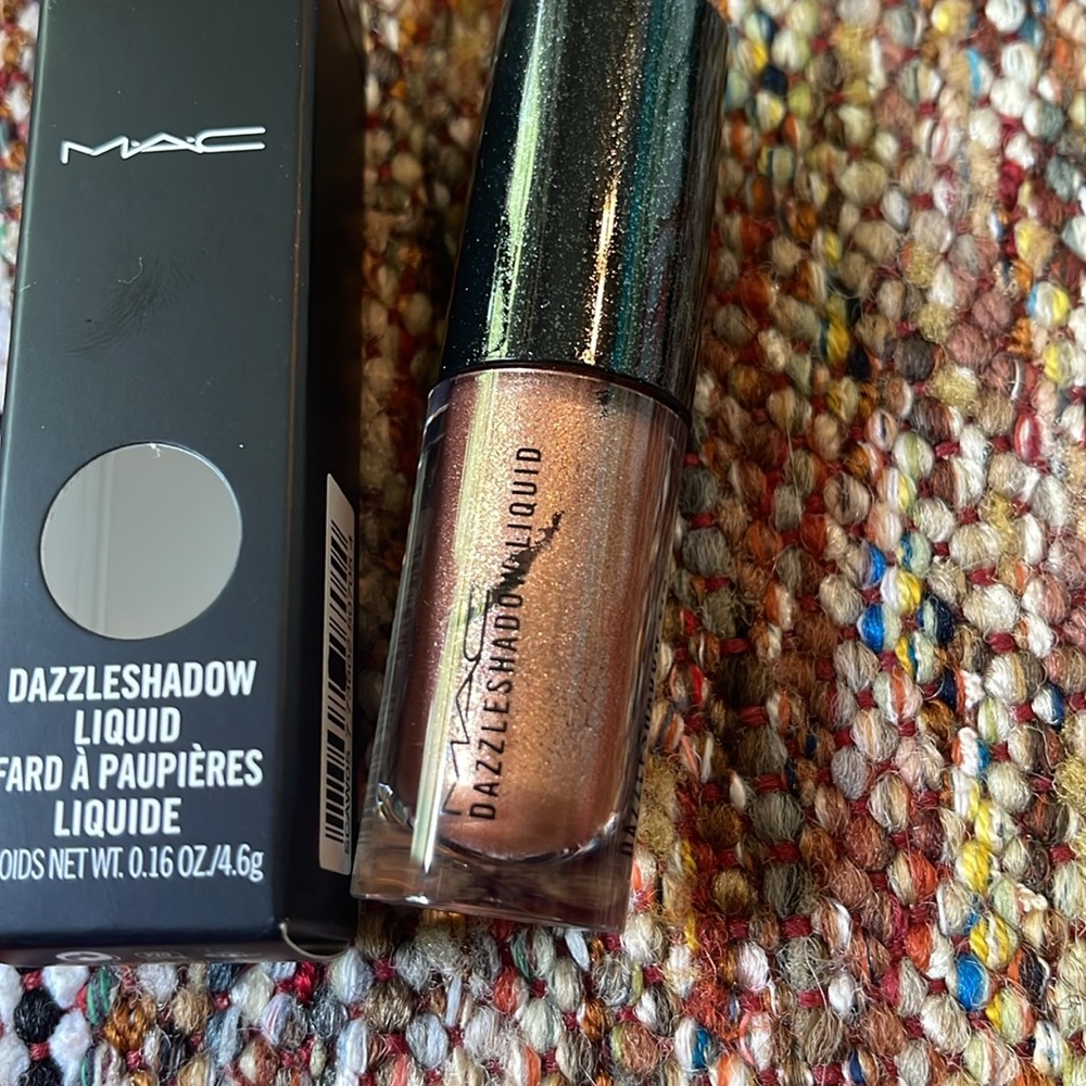 MAC Cosmetics Dazzleshadow Liquid in “Beam Time” NIB - Picture 2 of 5